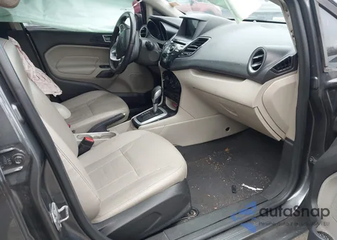 2017 Ford Fiesta Titanium z USA, uszkodzony, nr VIN 3FADP4CJ8HM136299